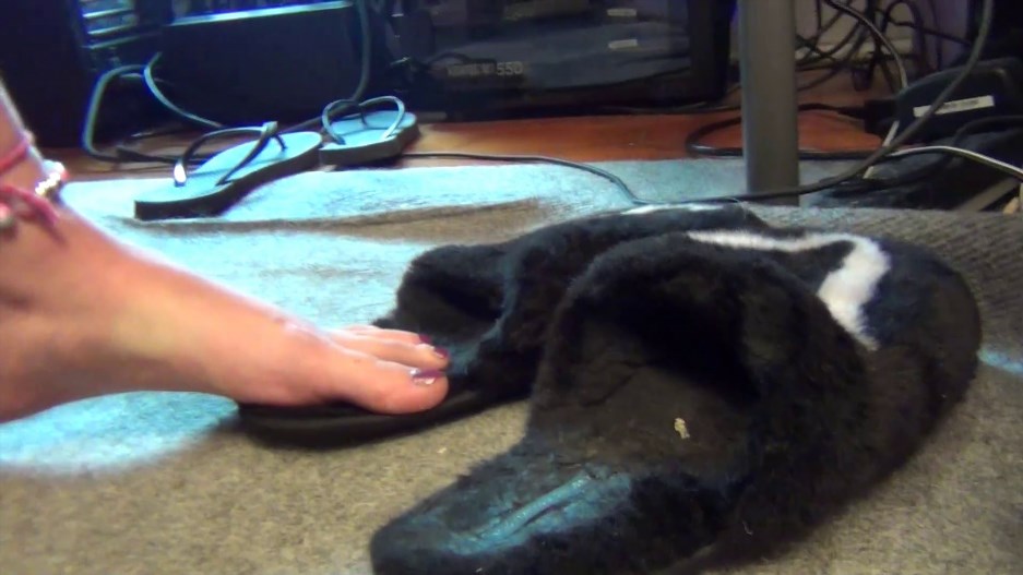 Southern Giantess - You Sound Muffled I Can’t Hear You!